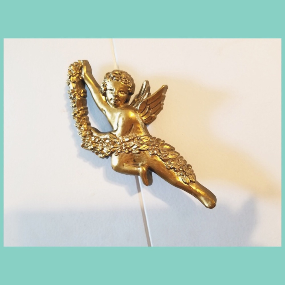 Vintage 70s Syroco Golden Angel Cherub Wall Sconce Figure Home Decor made in USA
